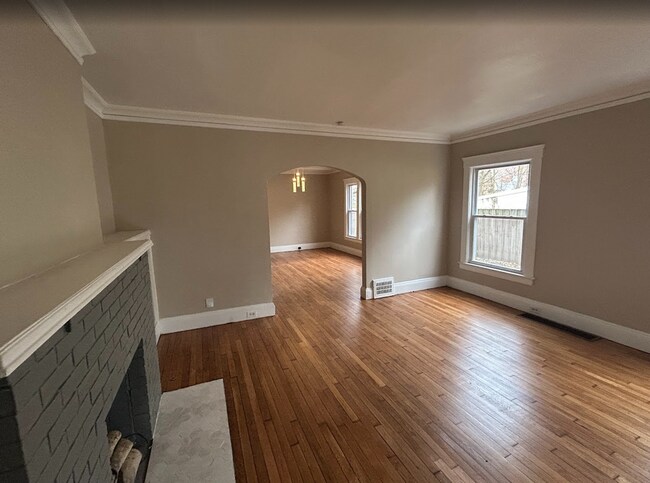 Building Photo - 3235-3257 Oak Rd