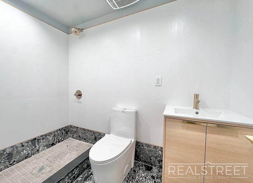 Building Photo - Beadel Street