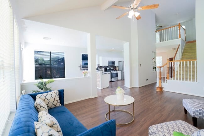 Building Photo - 1123 Woodley Bend