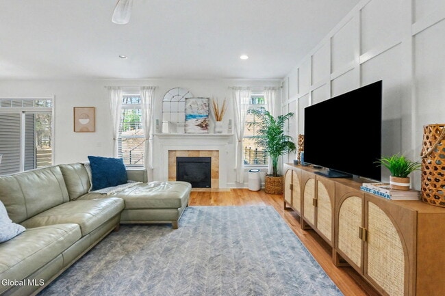 Building Photo - 4B Inglewood Dr