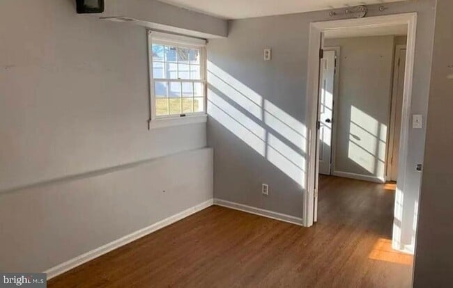 Building Photo - 93 Elton Ave