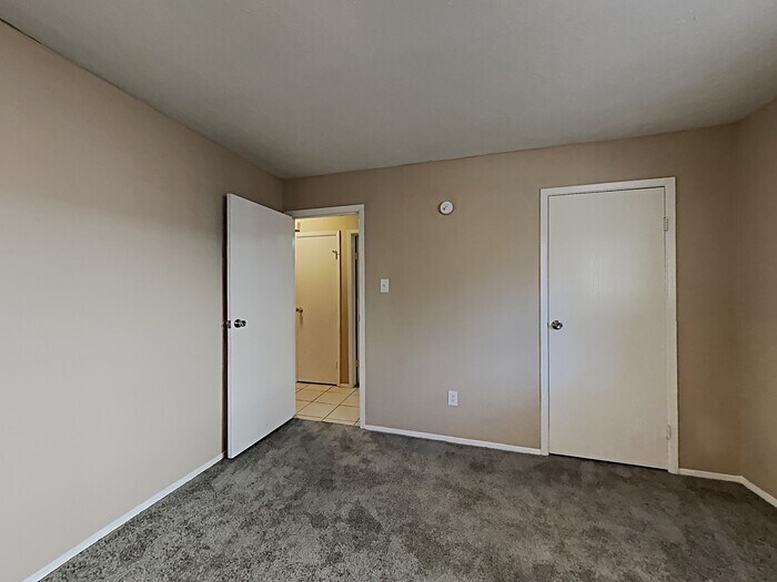 Building Photo - 3122 Birch Creek Dr