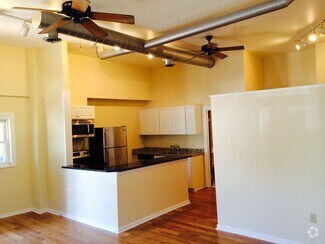 Building Photo - Heart of Oregon Hill Triplex