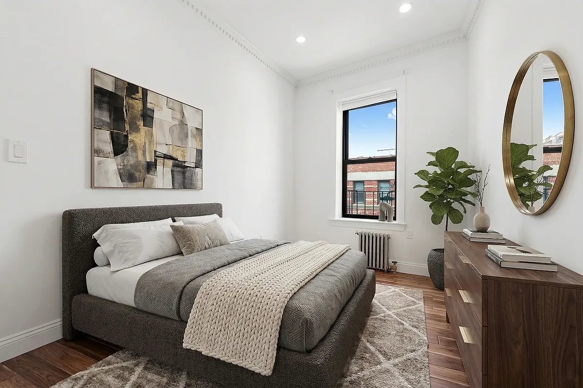 Building Photo - 248 Mott St