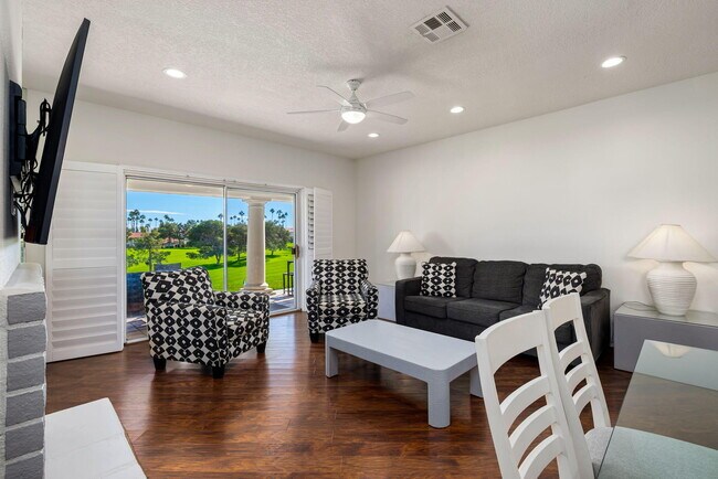 Building Photo - 270 Vista Royale Cir E