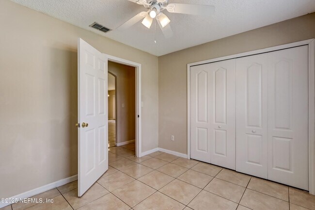 Building Photo - 9703 Cedar Ridge Dr W
