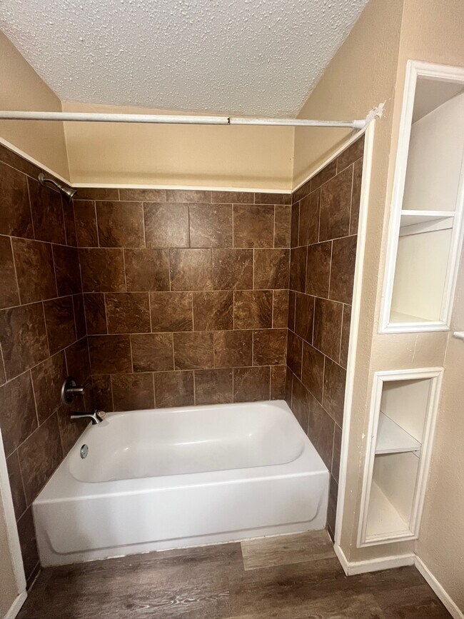 Building Photo - 119 S 5th St