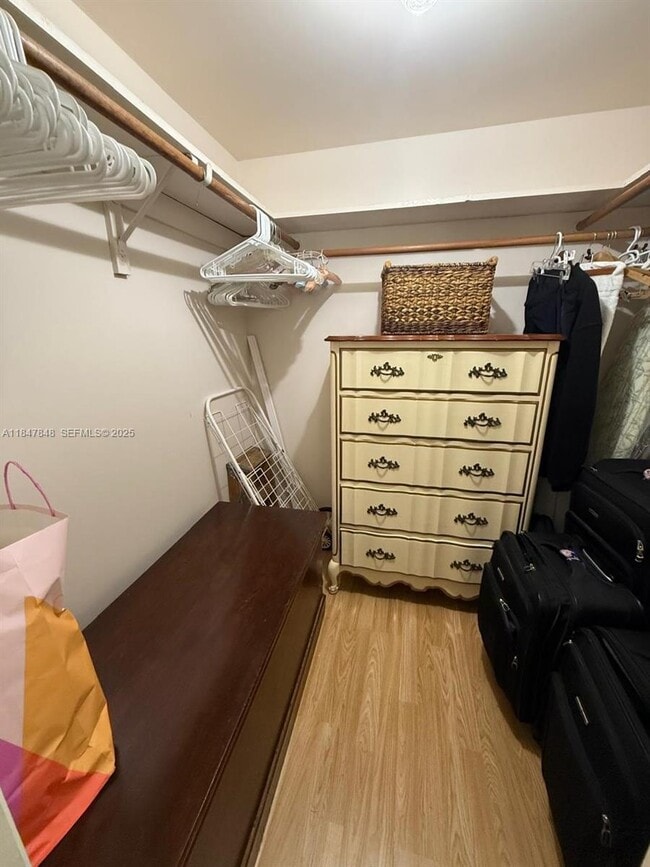 Building Photo - 4025 N Federal Hwy