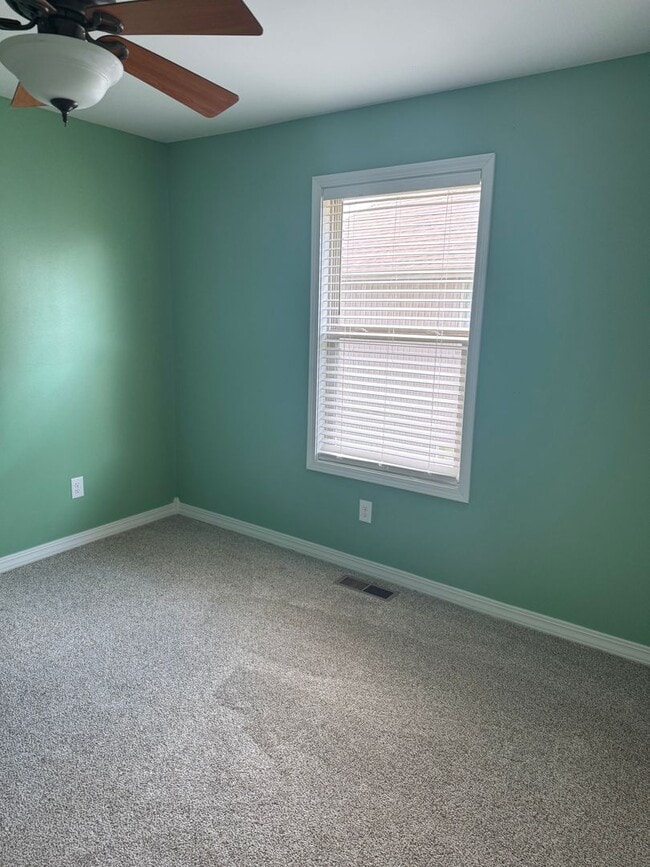 Building Photo - 5 Bedroom | 3 Bathroom | 3 Car Garage | Wa...