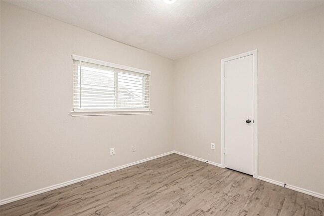 Building Photo - 9247 Autumnsong Dr