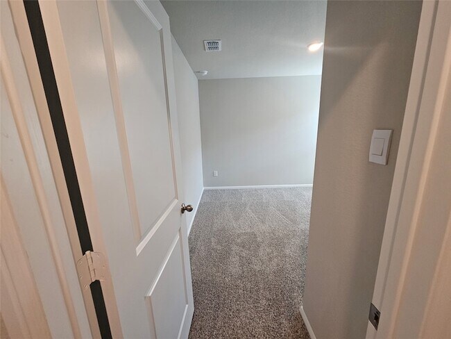 Building Photo - 417 Blanco Dr