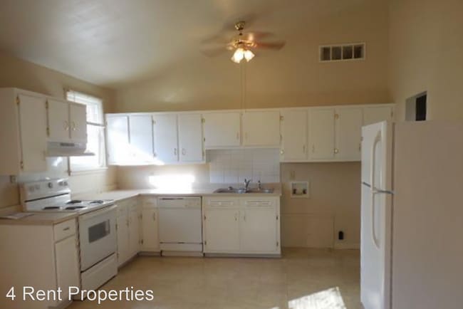 Building Photo - 3 br, 2 bath House - 10 Gino Drive