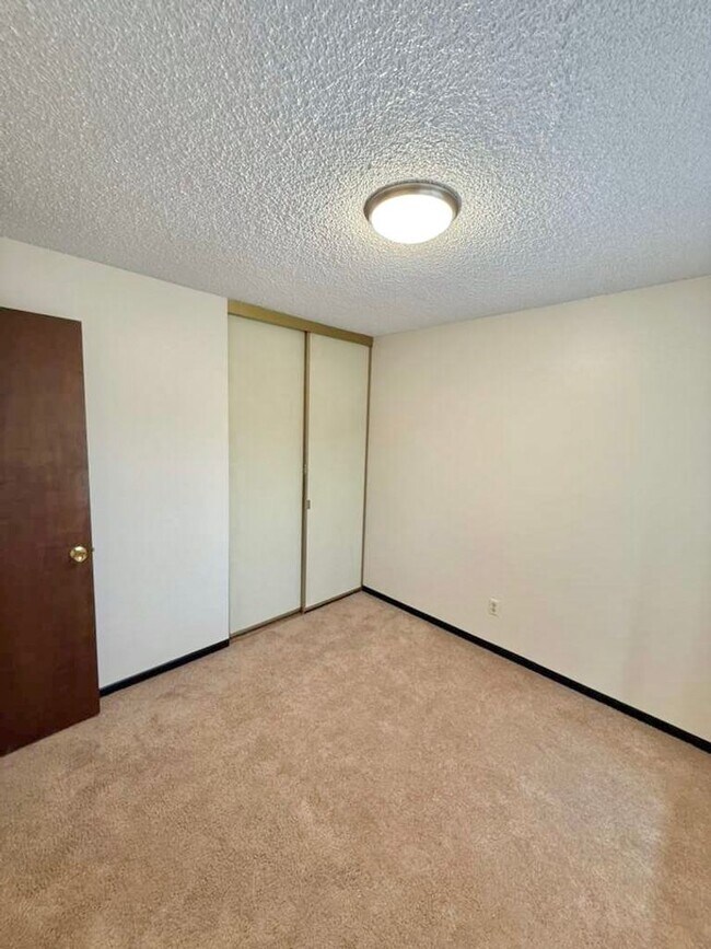 Building Photo - 18524 TM JD GISZ LLC
