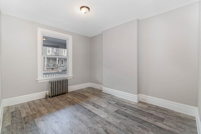 Building Photo - 3 Bedroom 1 Bathroom home in Harrisburg, PA