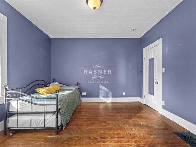 Building Photo - 31 Moore St