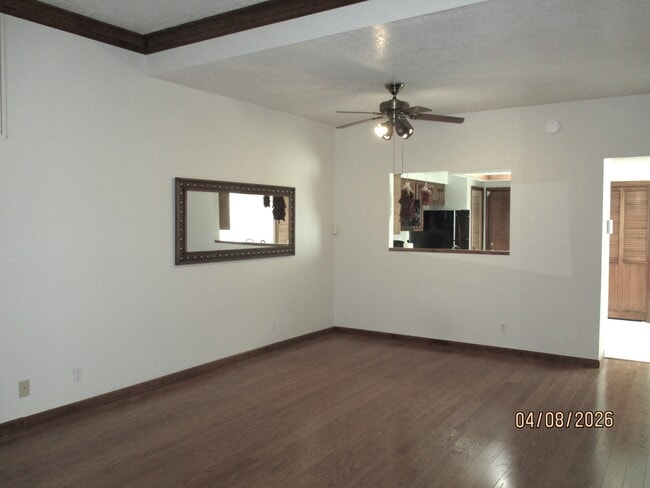 Building Photo - 10409 Camino Del Oso NE