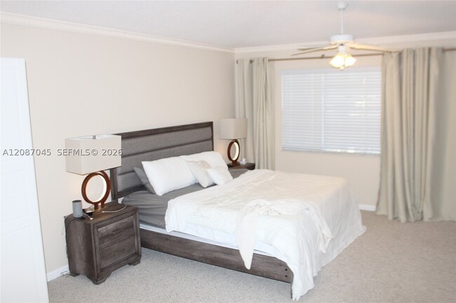 Building Photo - 2568 Jardin Dr