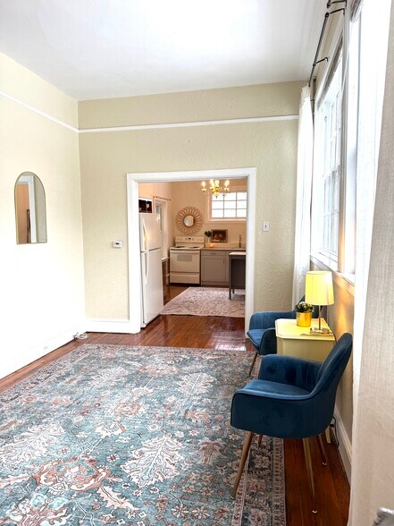 Building Photo - 206 N Bethlehem Pike