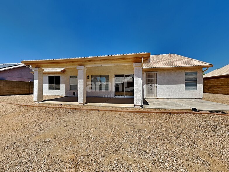 Building Photo - 7647 W Cameron Dr