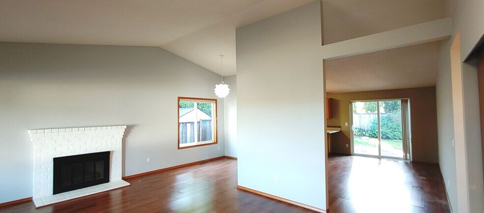 Building Photo - 13258 SW Yarrow Way