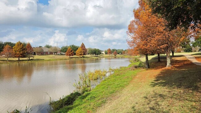 Building Photo - 7414 Newbury Trail