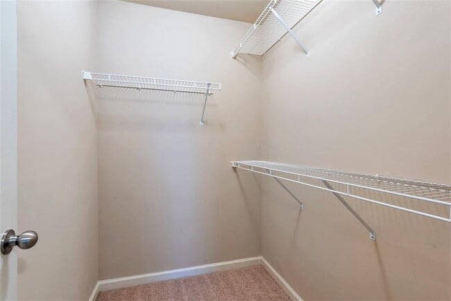 Building Photo - 2755 Maple Park Pl