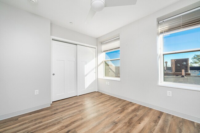 Building Photo - 170 Ridge Rd