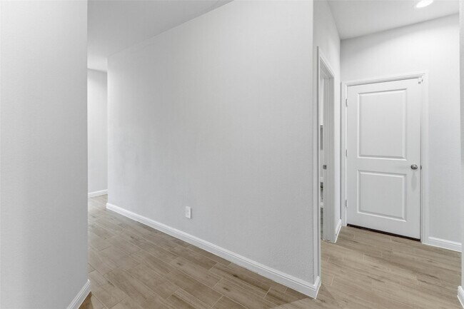 Building Photo - 9749 Serviceberry Ln