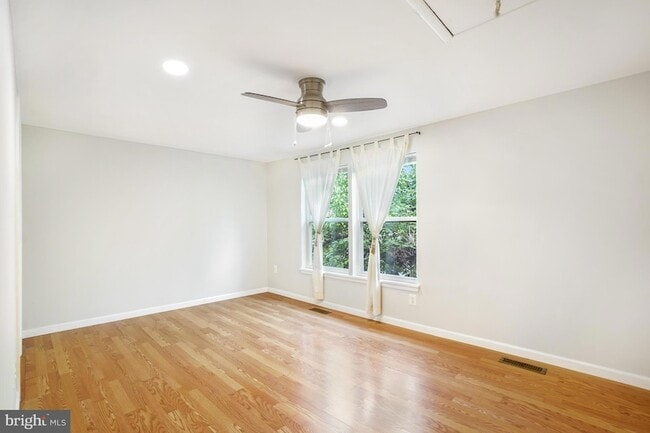 Building Photo - 12911 Walnut View Ct