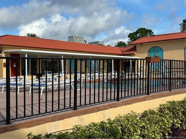 Building Photo - 1939 SW Palm City Rd