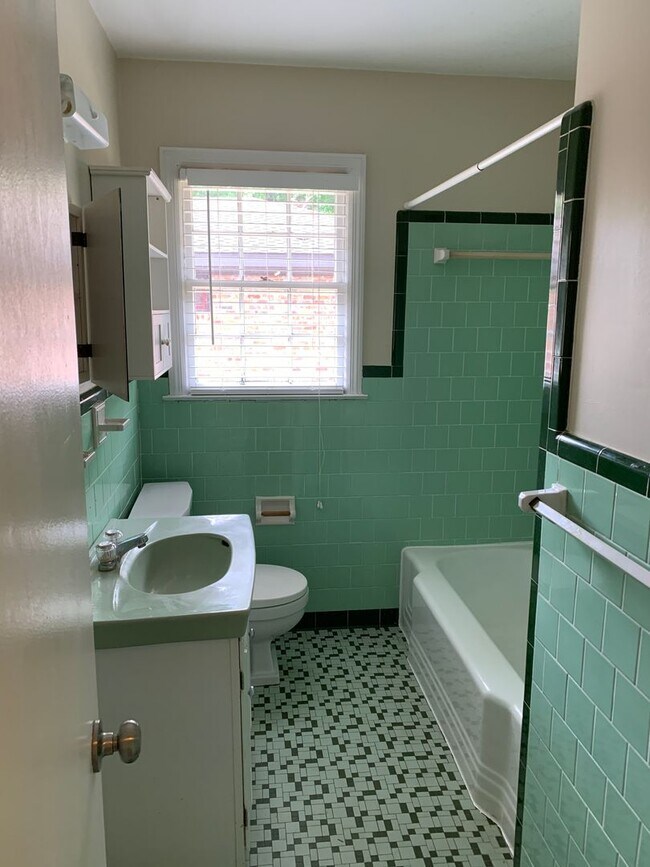 Building Photo - Kensington Park