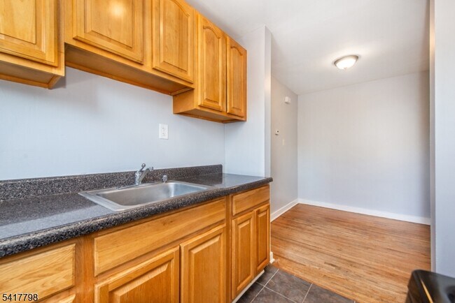 Building Photo - 23 Carpenter Terrace N