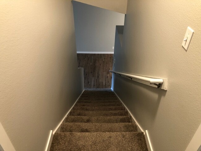 Building Photo - Completely updated 3 bedroom 1 bath duplex!