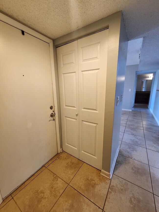 Building Photo - 455 Alt 19