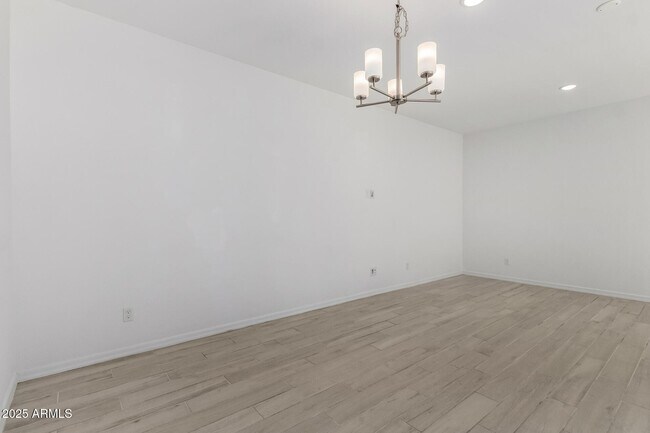 Building Photo - 15138 W Hadley St