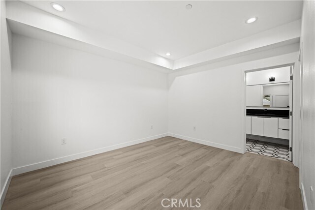 Building Photo - 646 N Boyle Ave