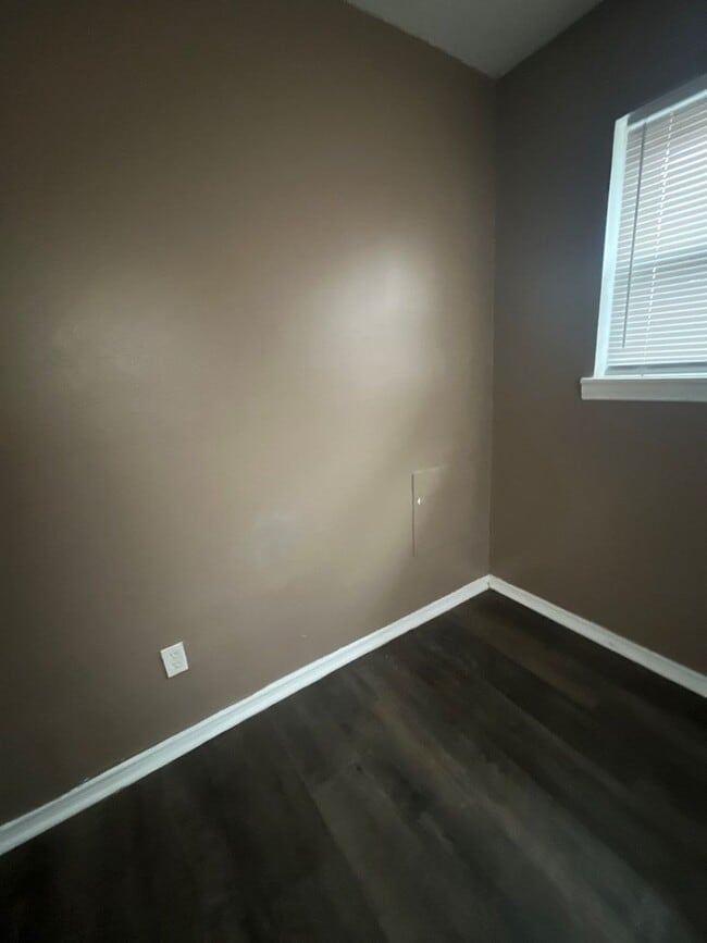 Building Photo - 1614 58th St