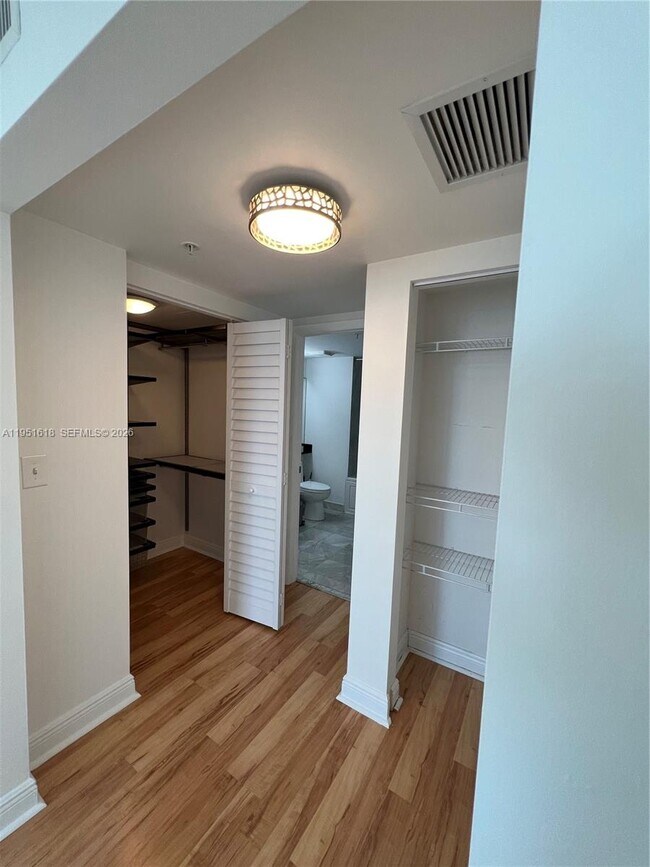 Building Photo - 31 SE 5th St