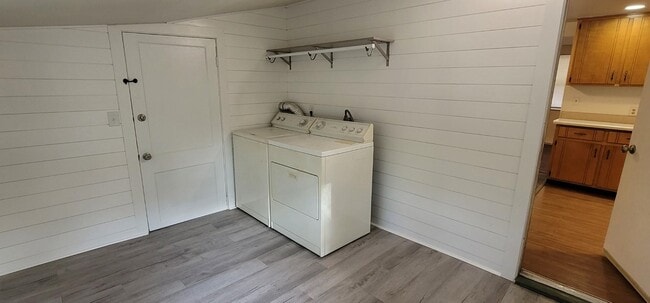 Building Photo - 1210 Carson Dr