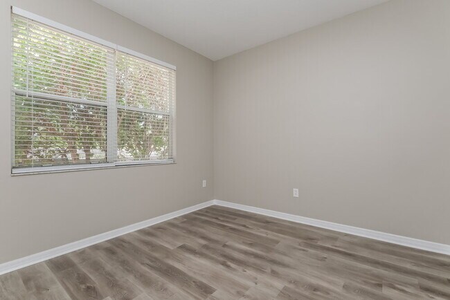 Building Photo - 3696 Braemere Dr