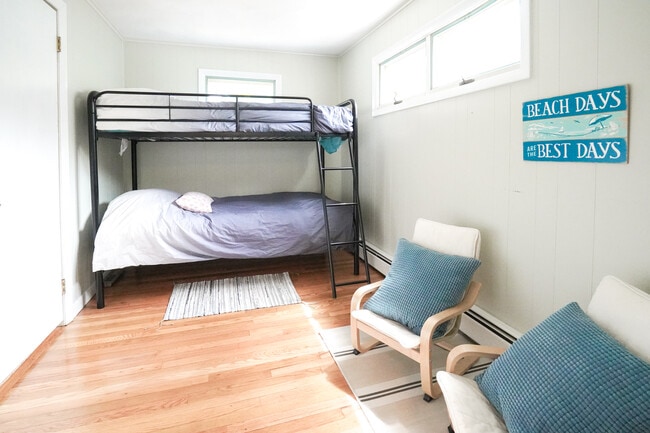 Building Photo - 48 Fales Ave