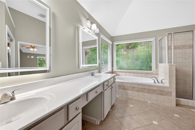 Building Photo - 4582 Campenille Ct
