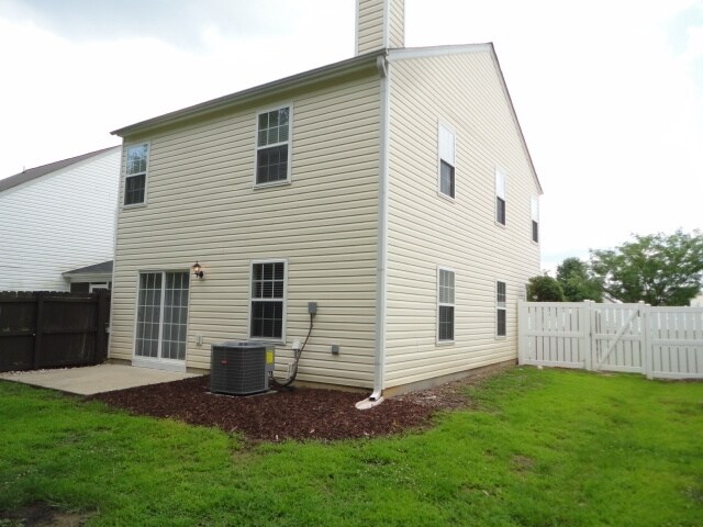 Building Photo - 8128 Tara Ridge Rd