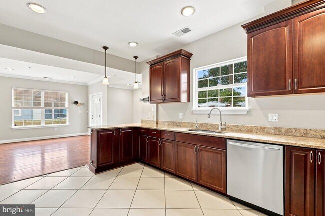 Building Photo - 10717 Bentley Ln