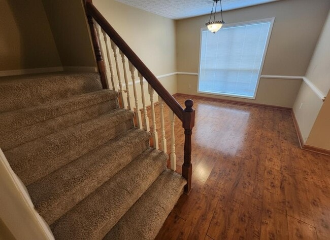 Building Photo - 3020 Oak Meadow Dr