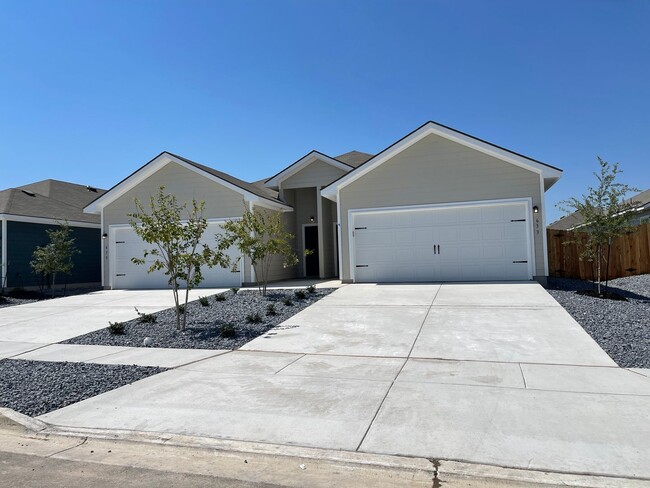 Building Photo - TOWNHOME FOR RENT