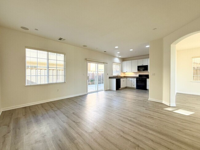 Building Photo - Renovated Coastal Home with NEW Kitchen and a Spacious Layout