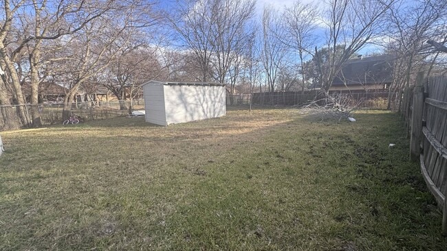 Building Photo - 3503 Division St