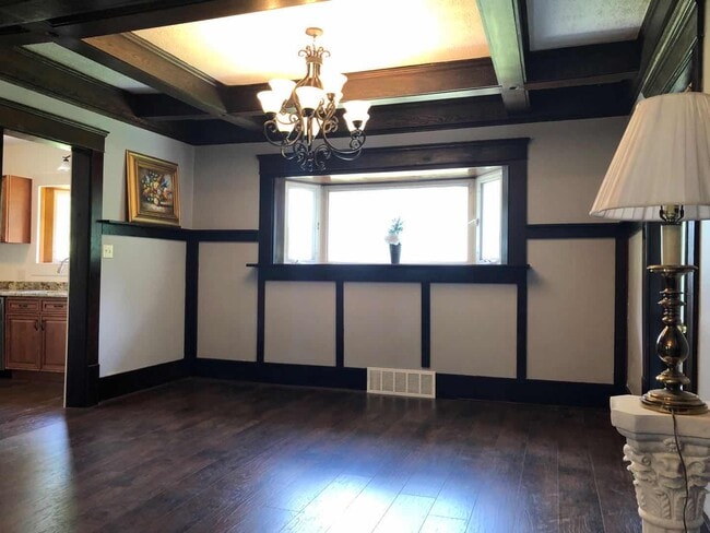 Building Photo - 823 Bloomfield Ave