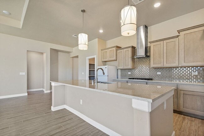 Building Photo - Newer Construction Home located in Mesa Village